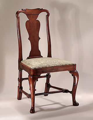 Queen Anne / George I Carved Walnut Sidechair, England, c1710-20, Chinese influence to crestrail carving