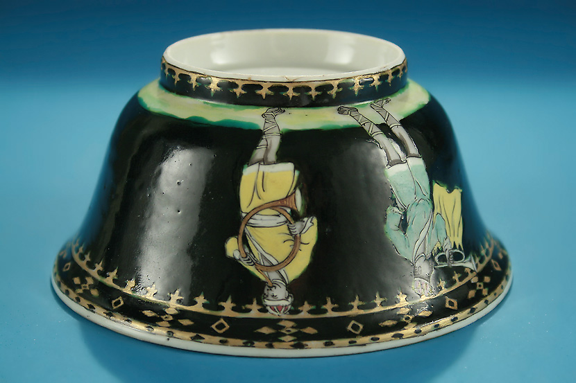 Rare Chinese Export "Trumpeter" Black-Ground "Trumpter" Waste Bowl, Early Qianlong, c1740 