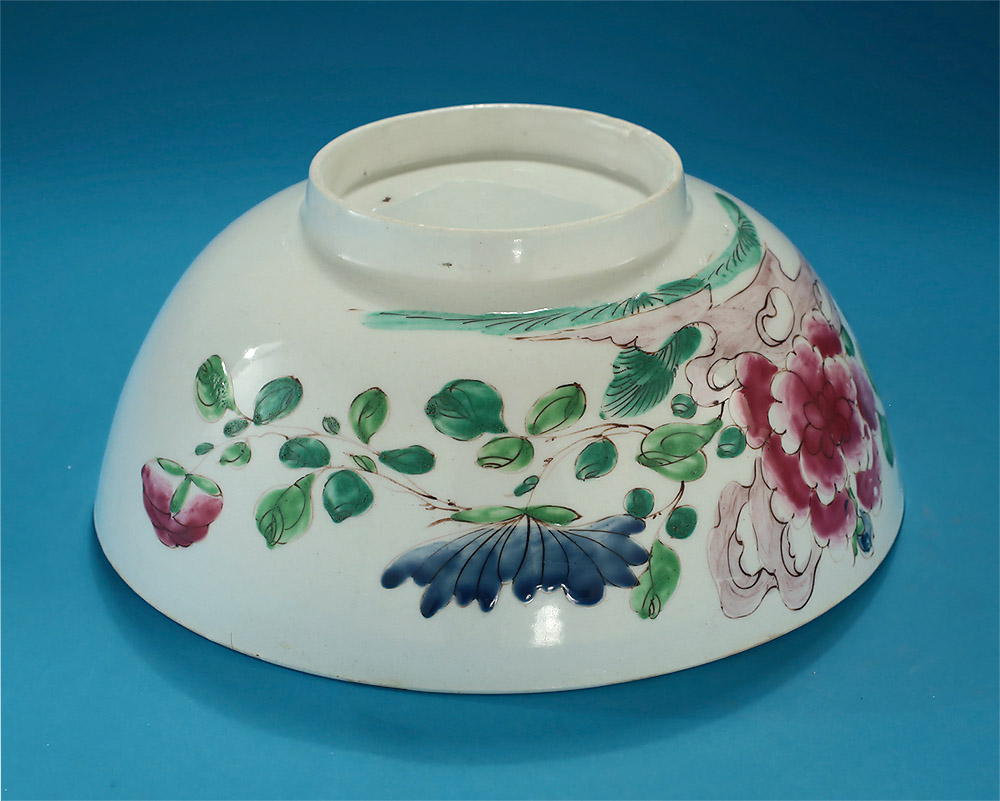 Early_Bow_Porcelain_Famille_Rose_Large_Punch_Bowl_c1753_verso1