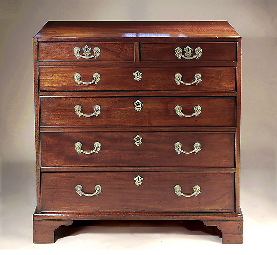 Early George III Mahogany Chest of Drawers, England, c1760