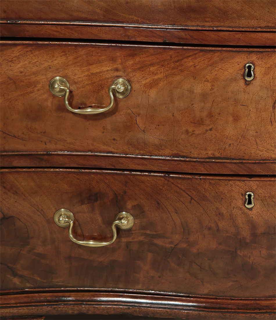 Fine_Early_George_III_Mahogany_Serpentine_Chest_c1760_drawer_brass_detail