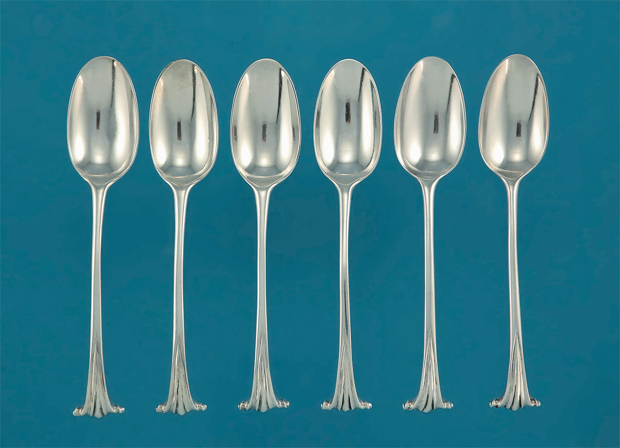 Harlequin Set of 6 George III Silver Onslow Dessert Spoons