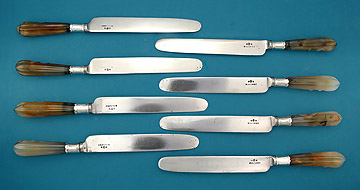Good Set of Eight Georgian Agate and Silver-Handled Dinner Knives