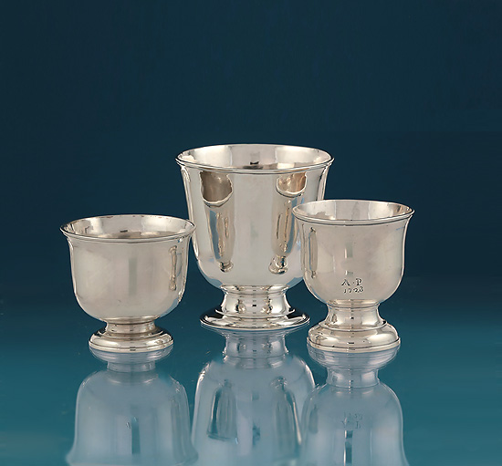 Three Early Georgian Silver Tot Cups, 1724-32