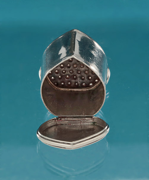 William & Mary / William III Silver Teardrop Nutmeg Grater, Cover Initialed L*H, Unmarked, c1690 , interior